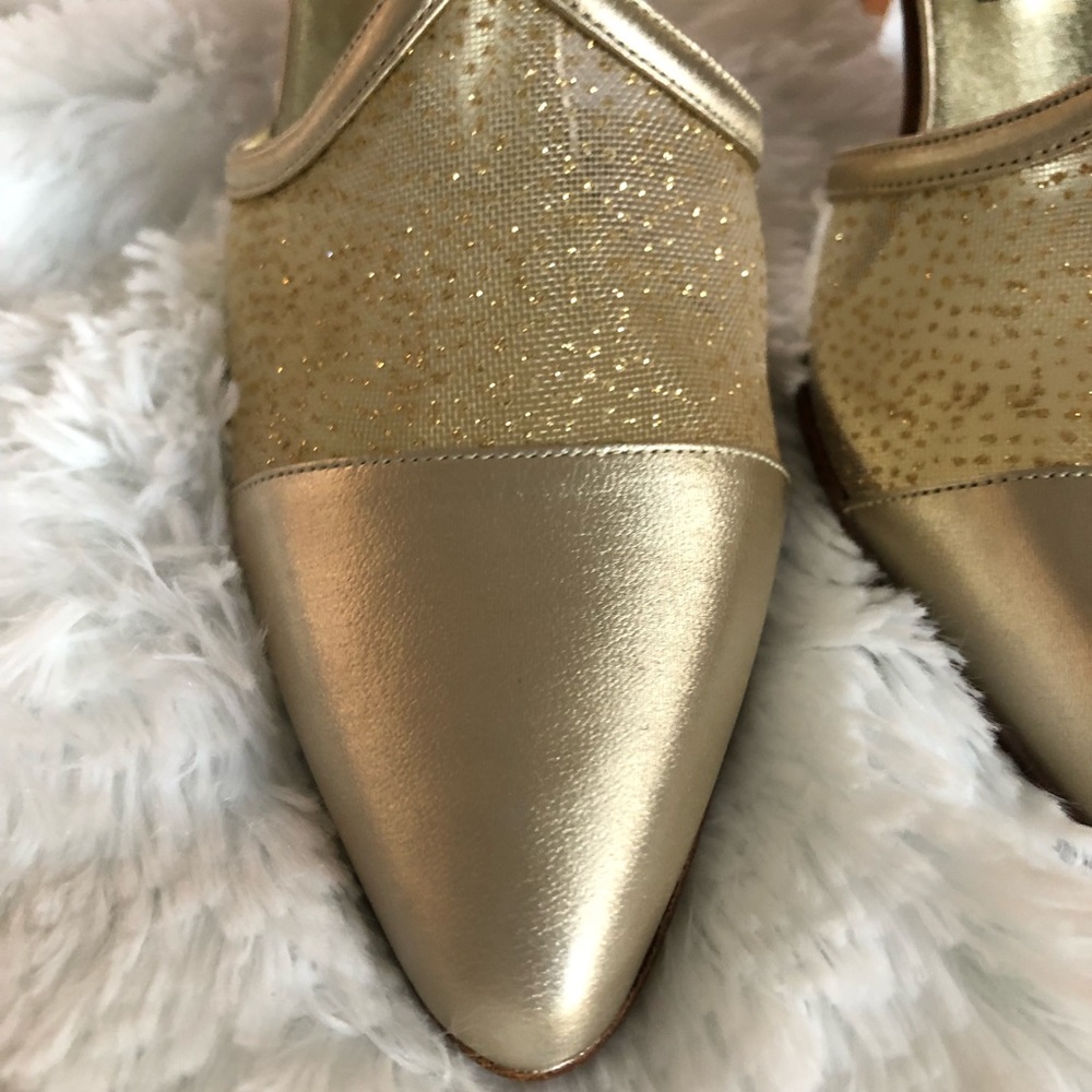 🇺🇸 NEW STUART WEITZMAN  Gold Slingback Heels, Size 7AA - Picture 2 of 6